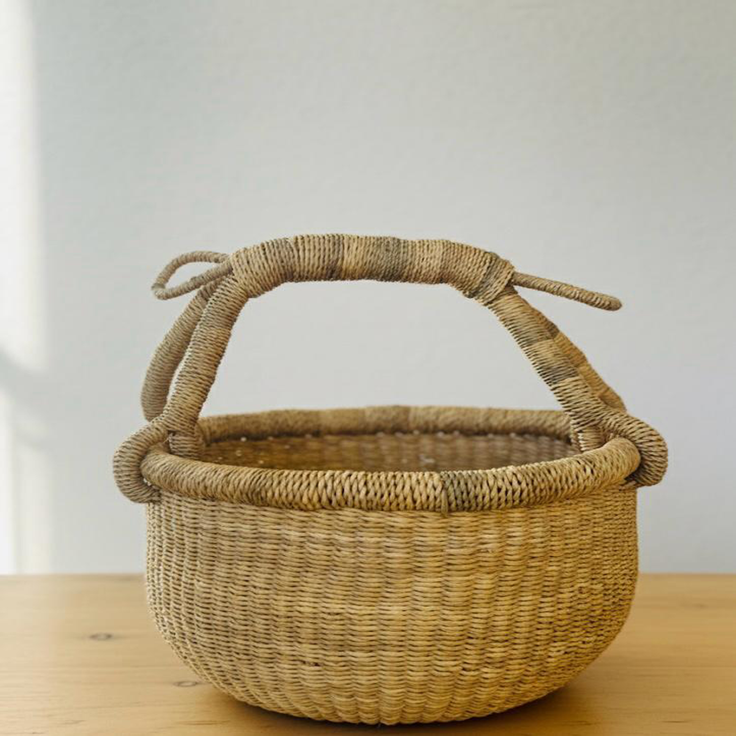 Ayeya Mini Market Style Grass Basket Neutral Colors 9" x 5" x 7"